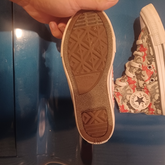 Taylor converse size 13 kids - Picture 5 of 6